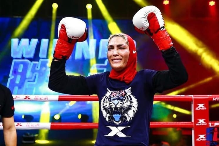 چهره ها/ تبریک پرویز پرستویی برای پیروزی الهه منصوریان