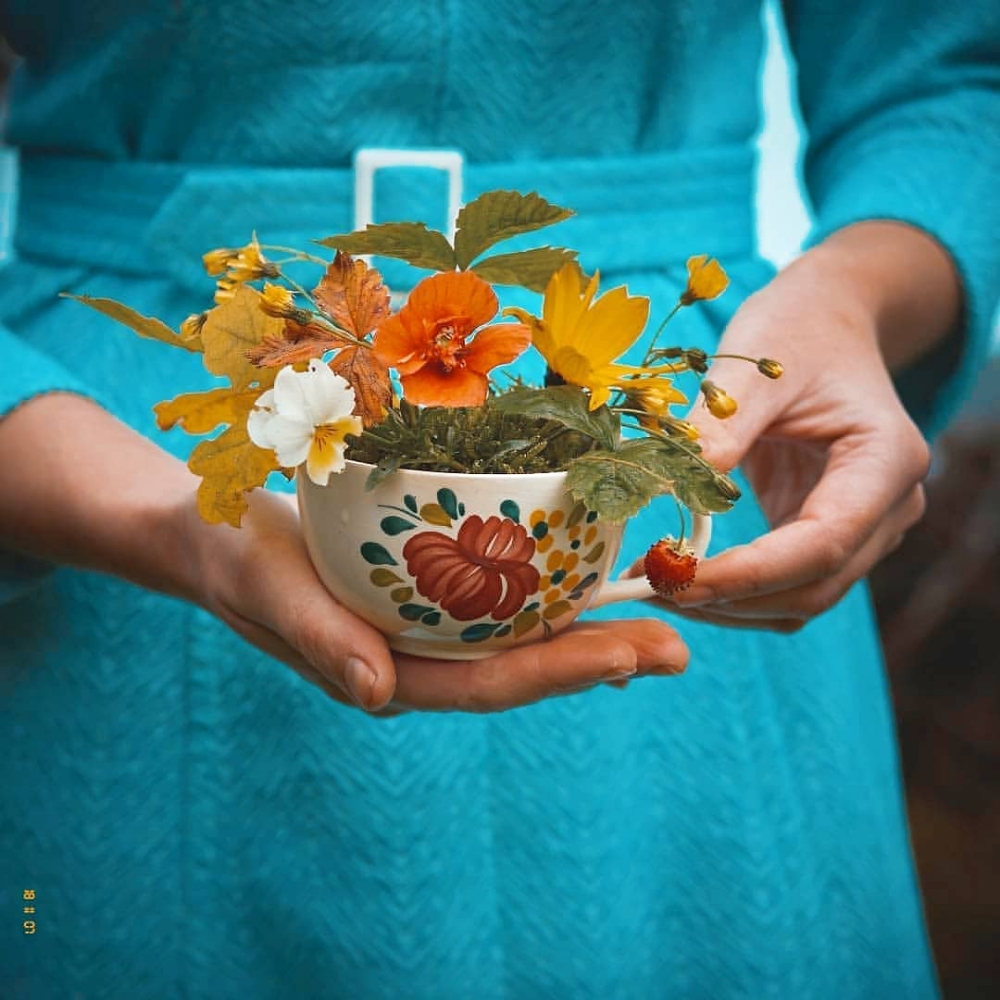شاعرانه/ بی‌کار نیستم که مرا عشقِ اوست کار