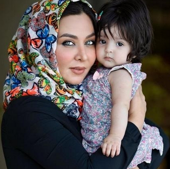 چهره ها/ شباهت جالب کودکی‌های فقیهه سلطانی به دخترش
