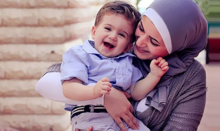 تربیت فرزند به دست مادر یا مادرشوهر؟