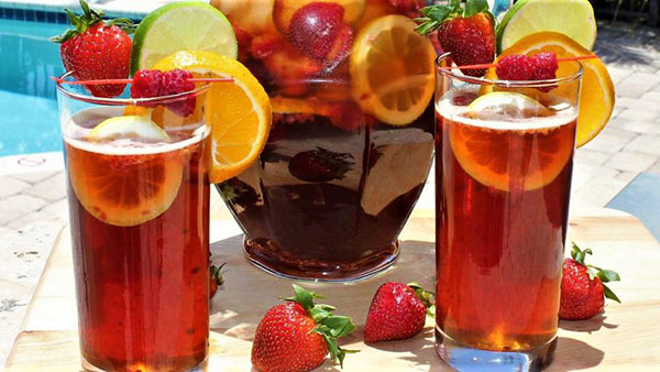 طرز تهيه کوکتل ميوه‌اي؛ خنک بنوشيد!
