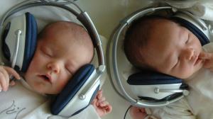 رشد مغز نوزادان نارس با گوش دادن به موسیقی
