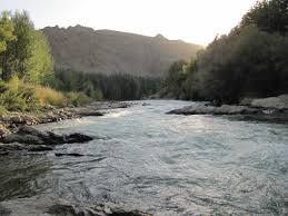 جریان آب در  زاینده رود اصفهان تا نیمه دوم خرداد