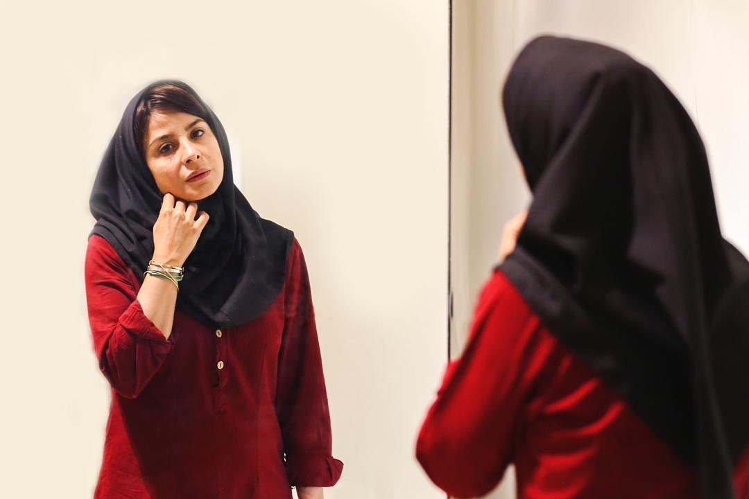 چهره ها/ سیما تیرانداز با تیپ دختران دانشجو