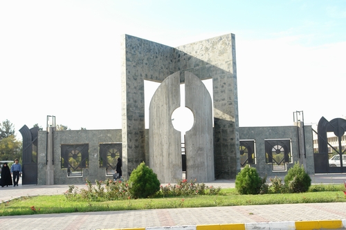 عاشق دانشگاه فردوسی هستم و نمی خواهم به دانشگاه دیگری بروم!