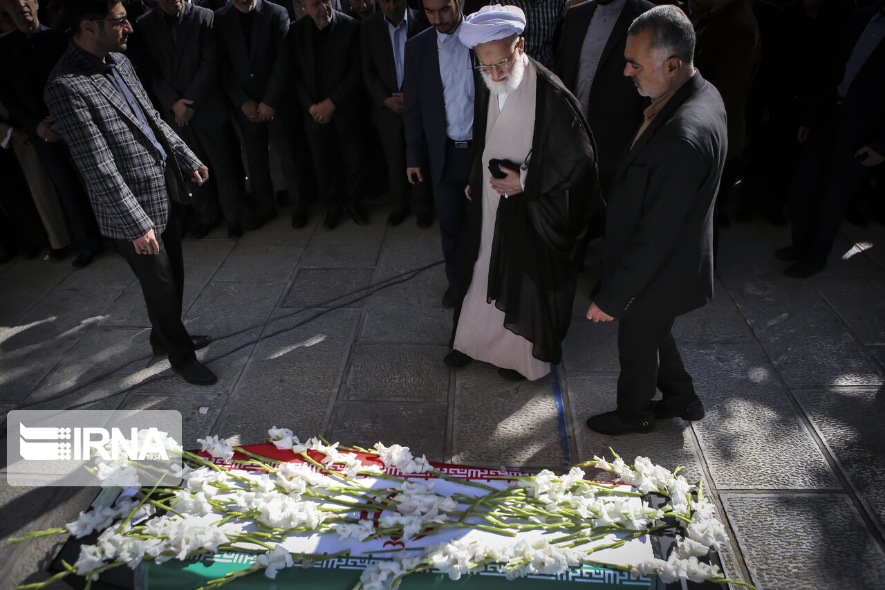 تشییع پیکر پدر مدرسه ساز ایران