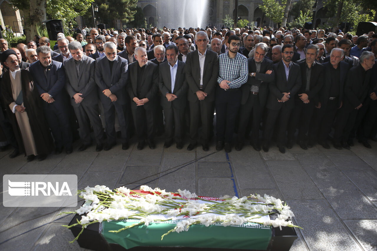 تشییع پیکر پدر مدرسه ساز ایران