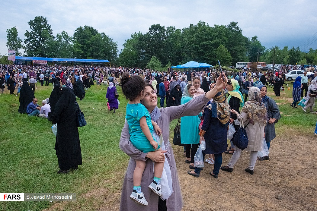 جشنواره گلاب‌گیری در شَفْتْ ‌