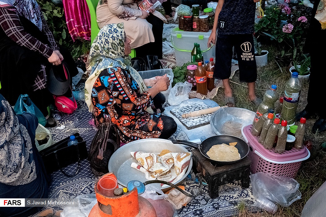 جشنواره گلاب‌گیری در شَفْتْ ‌
