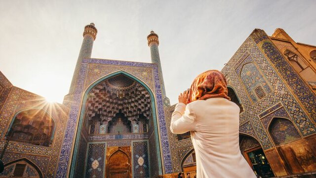 سفر به ایران با حجاب از دیدگاه روزنامه‌نگار فرانسوی