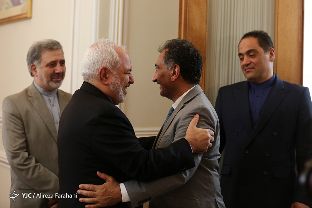 خنده های ظریف در دیدارهای امروز وزارت خارجه