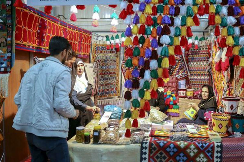 گشایش نمایشگاه سراسری صنایع دستی در اراک
