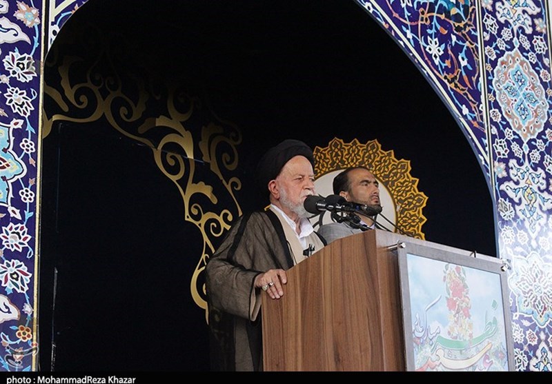 انتقاد امام‌ جمعه سمنان از کم‌کاری دستگاه‌ها در ‌جلوگیری از بی‌بندوباری