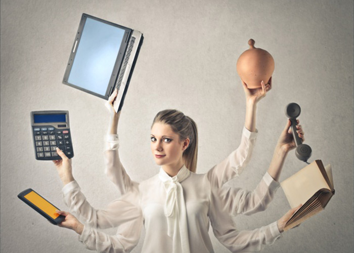 دو خط کتاب/ وقتی زن‌ها چند کارو با هم انجام می‌دن!