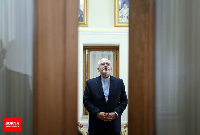 عقب‌نشینی آمریکا از تحریم ظریف