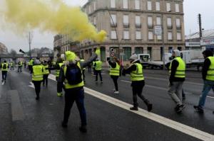 جلیقه زردها برای سی وپنجمین بار پاریس را قرق کردند