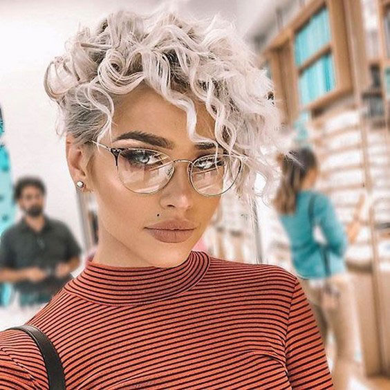 چند مدل مو برای مو‌های فر و وز دخترانه