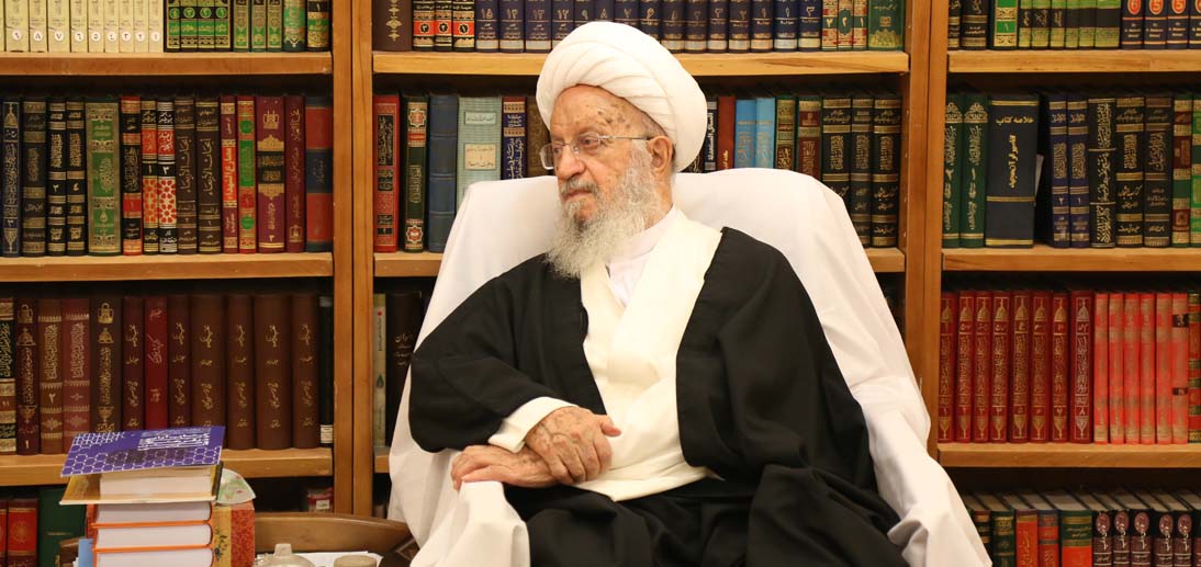 آیت‌الله مکارم شیرازی: مظاهر فساد و فقر در شهر مشهد به حداقل برسد