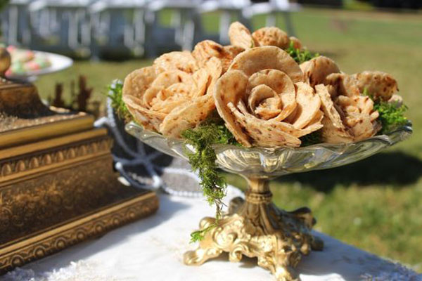 ۴۵ نمونه تزیین سفره عقد