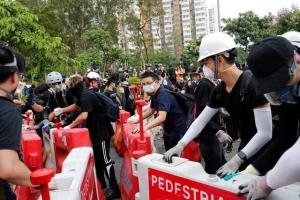 هنگ کنگی‌ها بار دیگر در خیابان