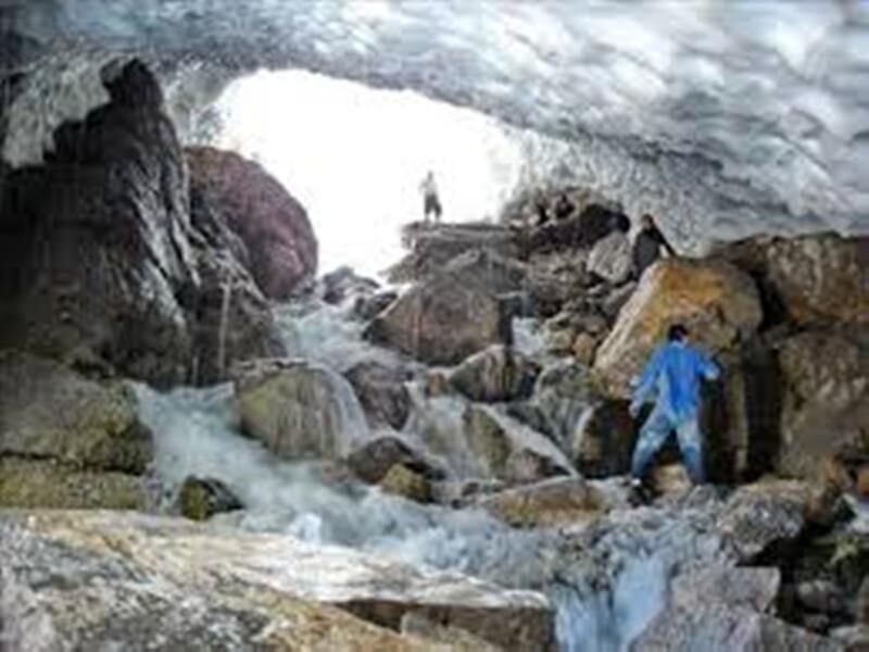 احتمال ریزش بخش دیگری از تونل برفی ازنا بر اثر گرما
