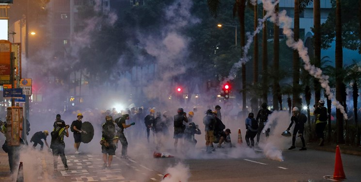 هنگ کنگ در آتش و دود