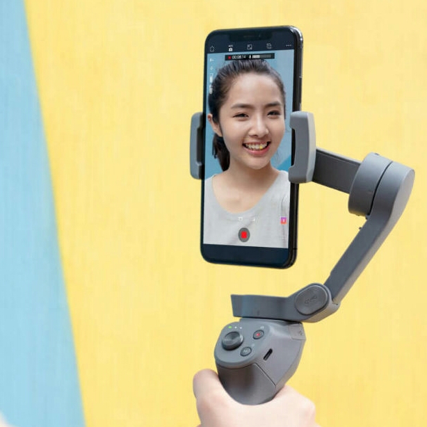 DJI گیمبال Osmo Mobile 3 را برای گوشی‌های هوشمند معرفی کرد