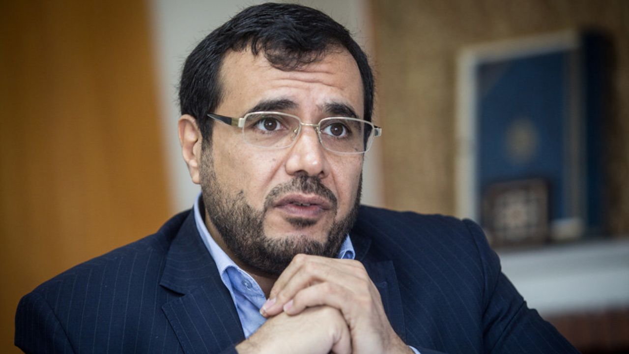 نماینده مجلس: واگذاری سهام خودرویی دولت کلاهبرداری است