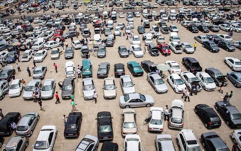 ادامه روند کاهش قیمت خودروهای وارداتی