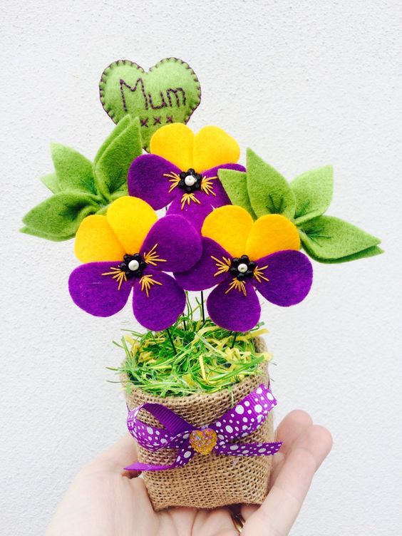 زیباترین گل های نمدی با الگوی ساخت