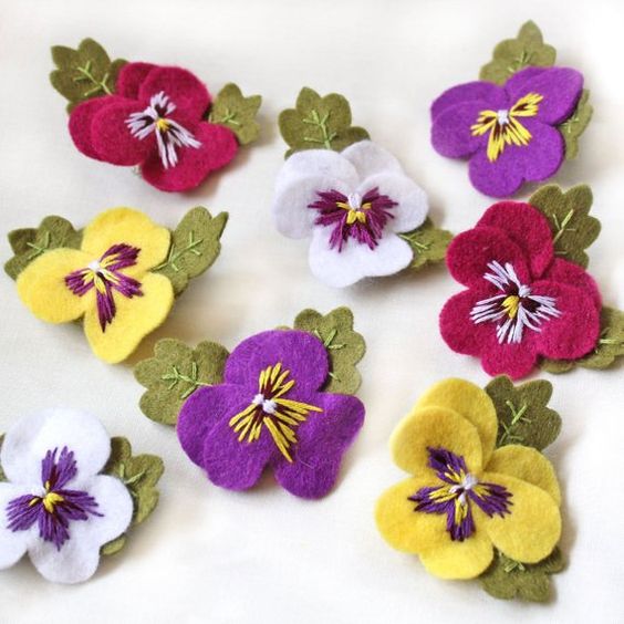 زیباترین گل های نمدی با الگوی ساخت