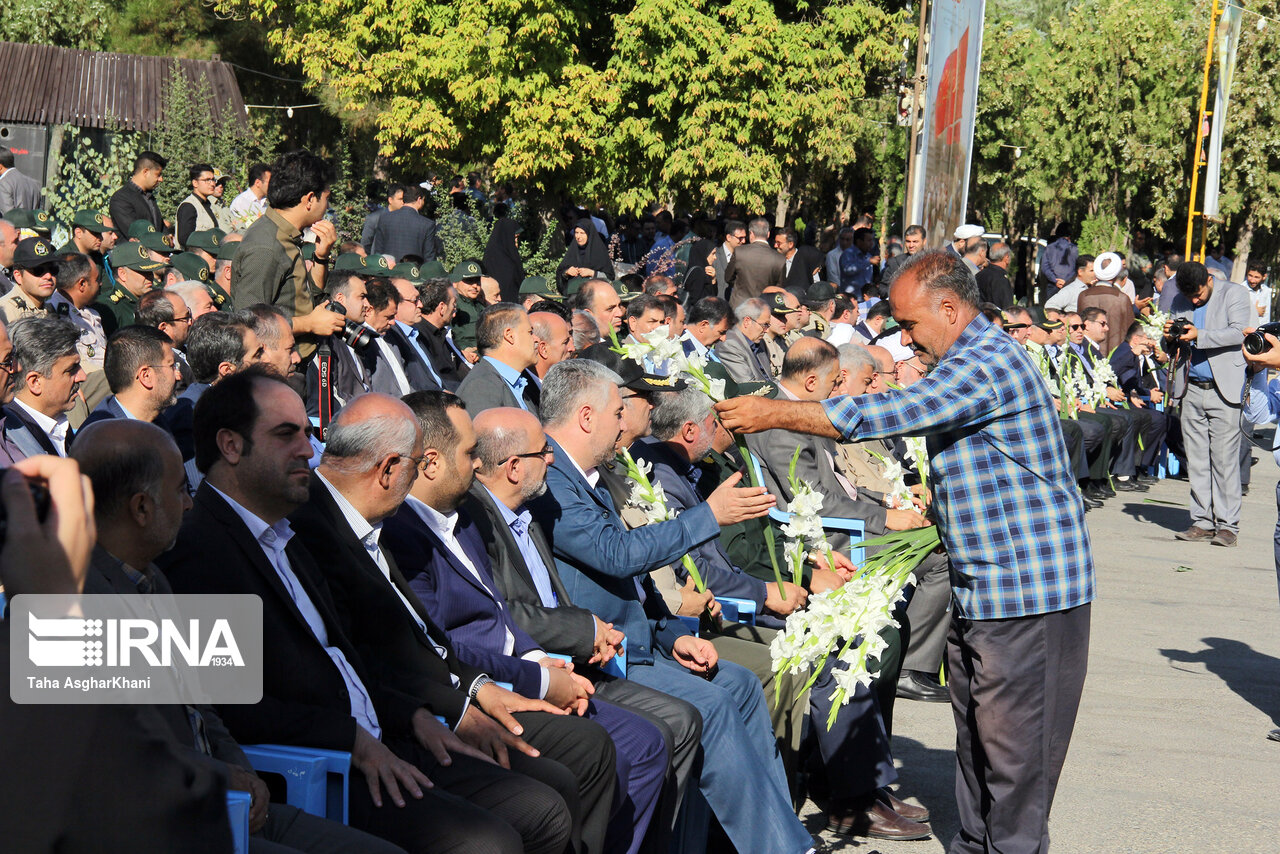 غبار روبی مزار شهدا در ارومیه