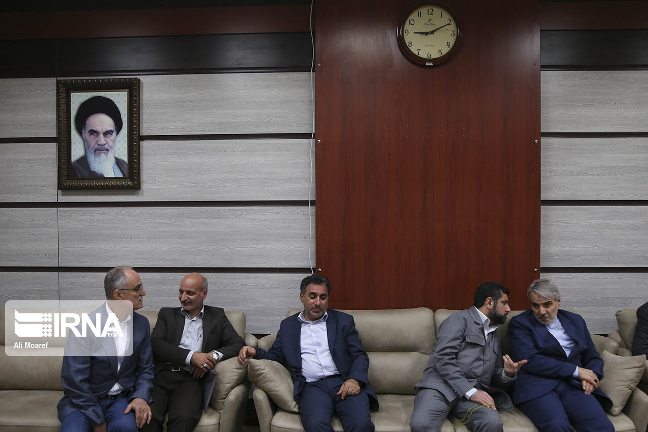 ورود رئیس سازمان برنامه و بودجه کشور به استان خوزستان