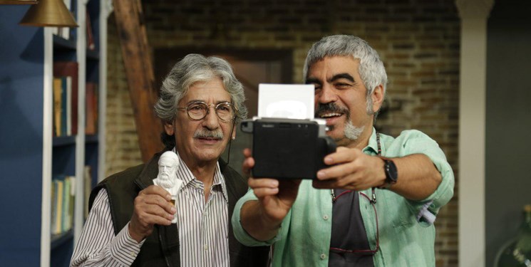 سروش صحت میزبان آقای حکایتی می‌شود