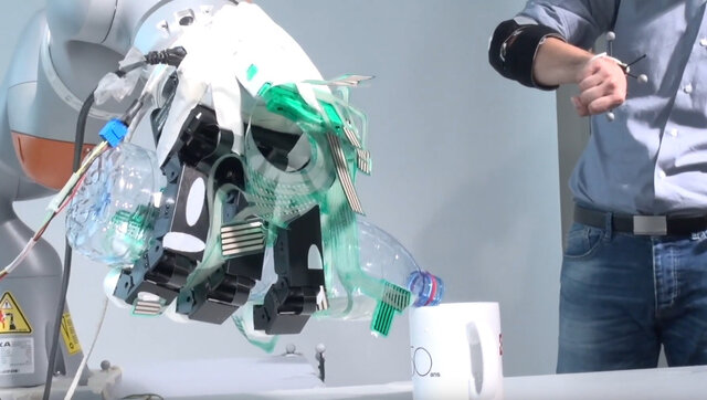 ترکیب بازوی مصنوعی و یادگیری ماشینی برای کمک به مبتلایان به فلج اندام