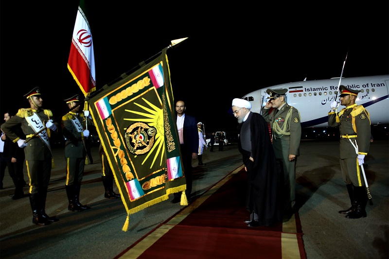 عکس/ بازگشت رییس جمهور به تهران