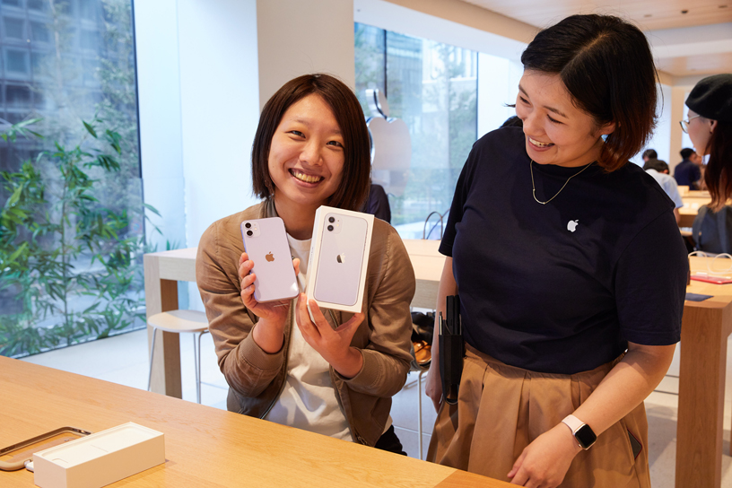 هواداران آیفون 11 محصول جدید اپل در کشورهای مختلف