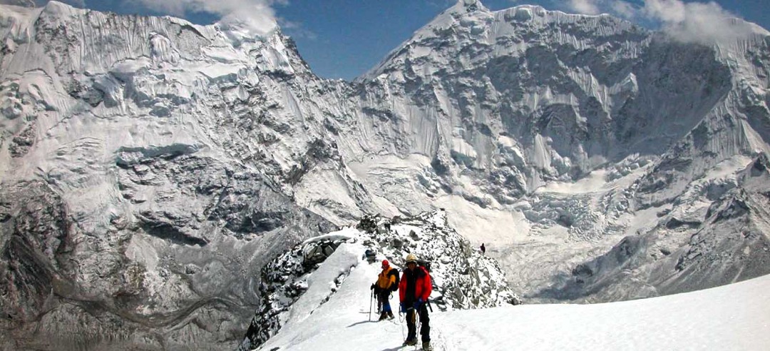 کوهنورد جهرمی در راه قله آیلند پیک هیمالیا  