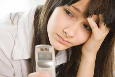 عادت زشت دخترم را به رویش بیاورم یا نه!؟