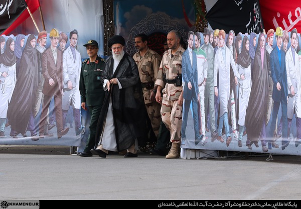 حضور رهبر انقلاب در دانشگاه افسری امام حسین(ع)