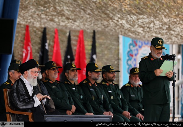 حضور رهبر انقلاب در دانشگاه افسری امام حسین(ع)