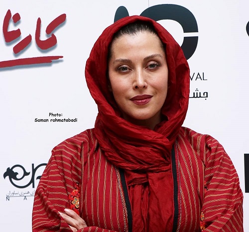 مهتاب کرامتی با تیپ قرمز 