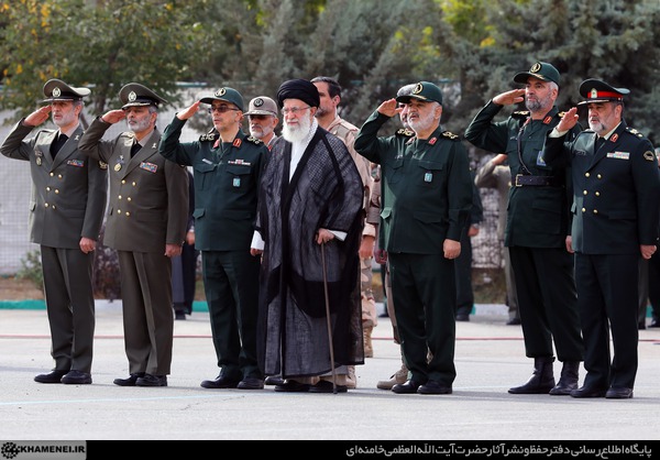 حضور رهبر انقلاب در دانشگاه افسری امام حسین(ع)