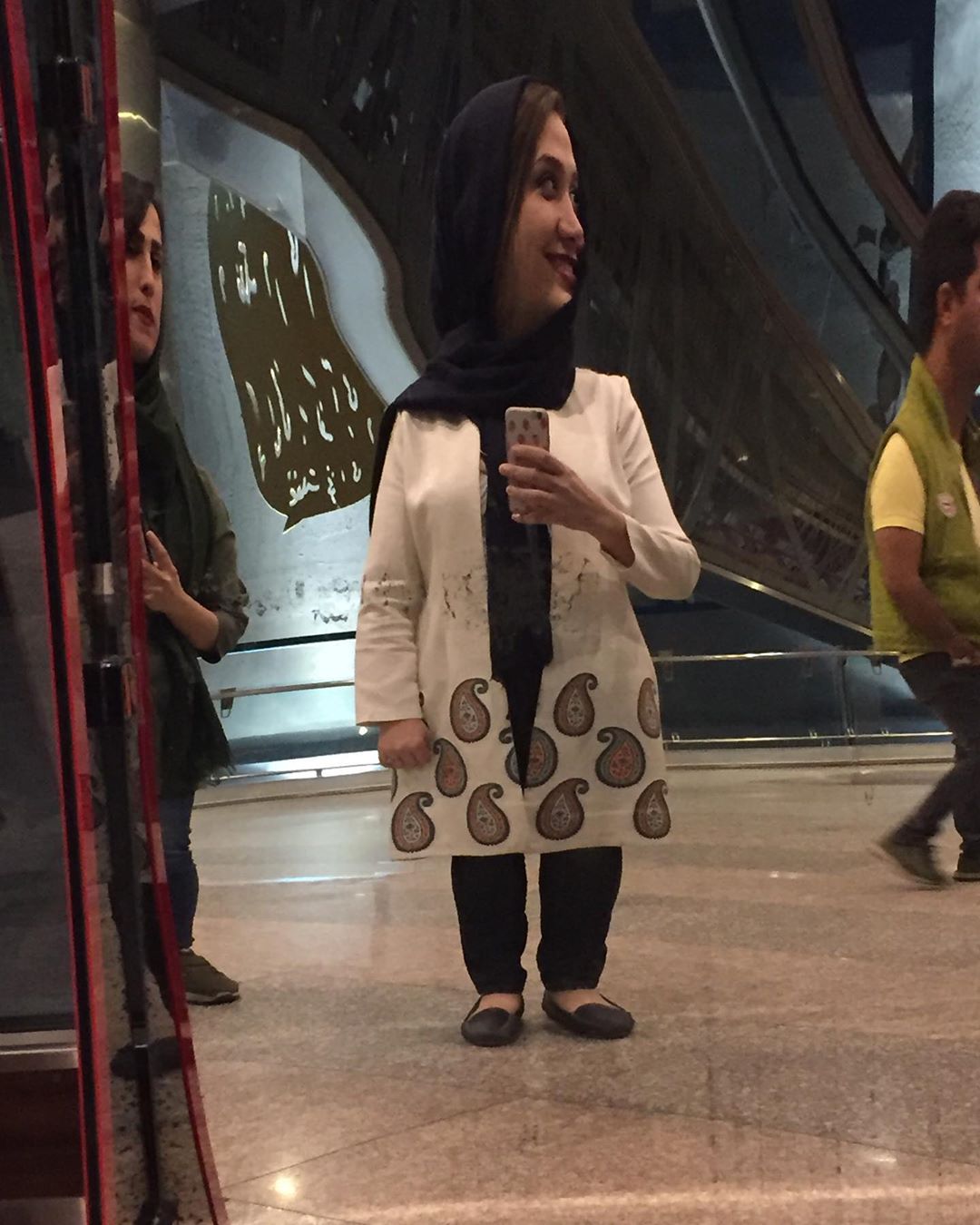 چهره ها/ عکس دفرمه خاله سارا 