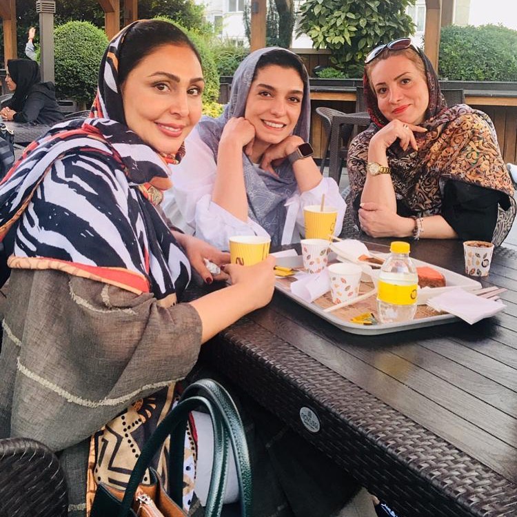 چهره ها/ دورهمی الیکا عبدالرزاقی با خواهر جانش