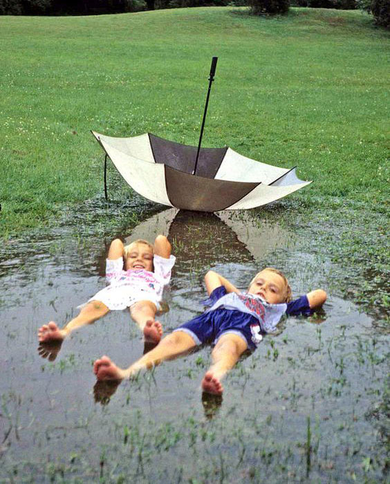 ایده های عکاسی از کودک در هوای بارونی