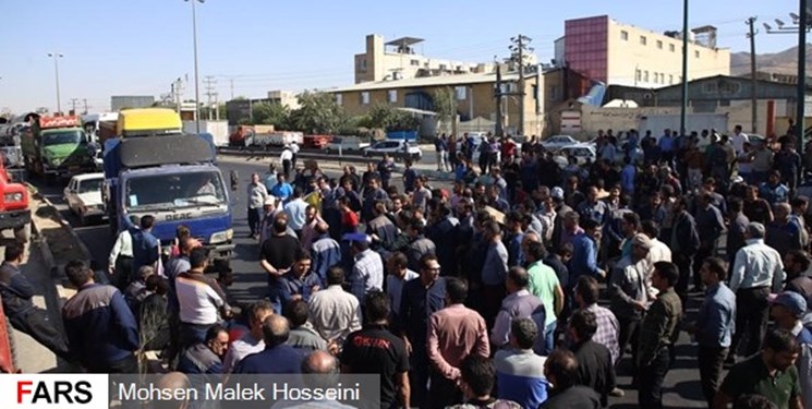 تجمع کارگران آذرآب به خاطر نگرفتن حقوق
