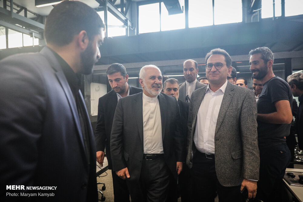 بازدید وزیر امور خارجه از کارخانه نوآوری آزادی