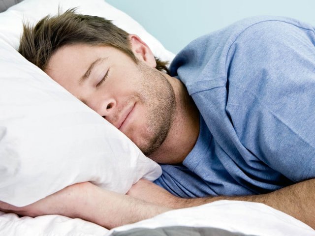 خواب نیم‌روزی خطر حمله قلبی را ۵۰ درصد کاهش می‌دهد
