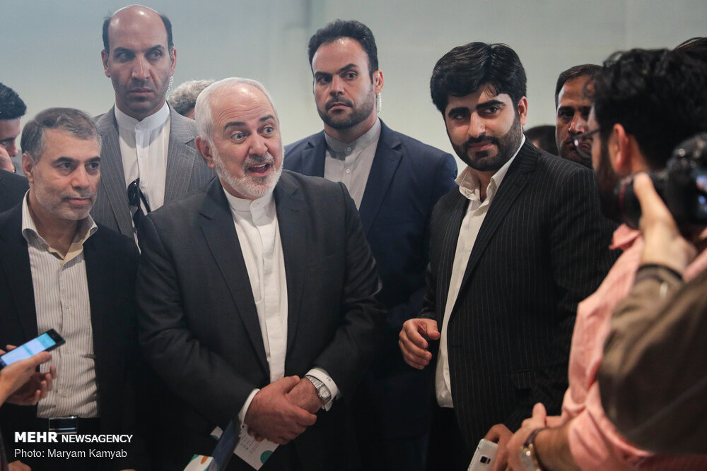 بازدید وزیر امور خارجه از کارخانه نوآوری آزادی